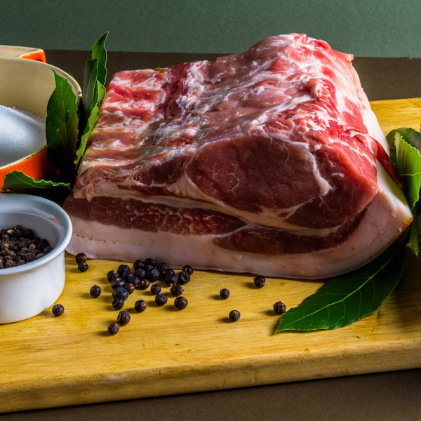 Pasture raised Free range pork loin roast with crackling on the bone (unaged, quick frozen)